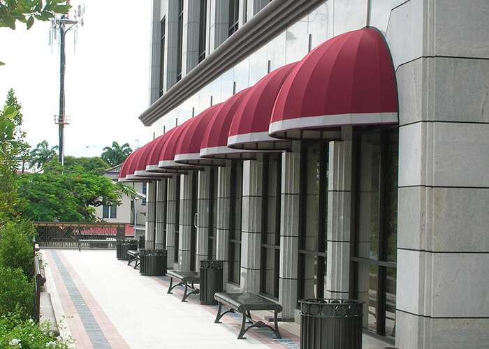 Commercial awning by Auvents Valleyfield